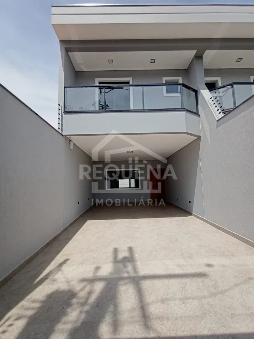 Foto de Sobrado novo e moderno | 3 dormitórios | 1 suíte | 4 vagas ótima localização