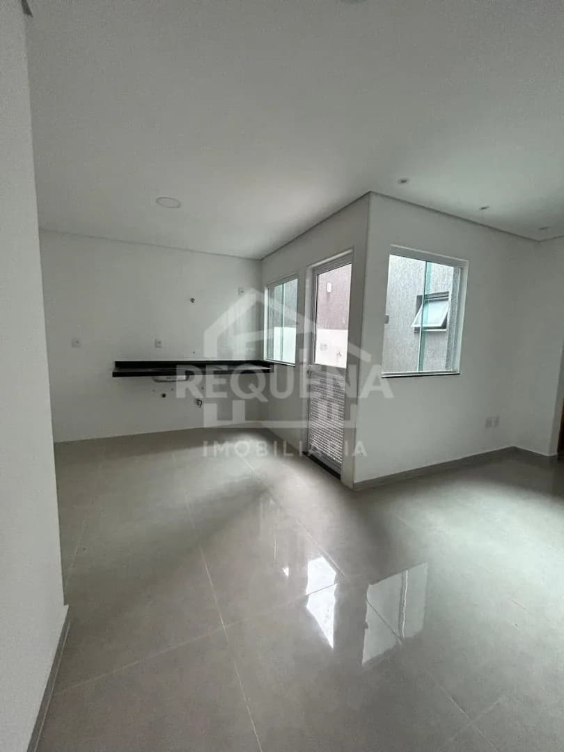 Foto de Apartamento de 55 m² com 2 dormitórios adaptado, área externa privativa e excelente acabamento – r$ 380.000