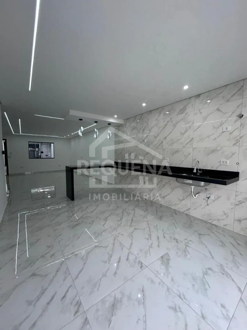 Foto de Sobrado novo à venda no jardim utinga – 3 dormitórios, 1 suíte, 4 vagas, quintal e excelente acabamento